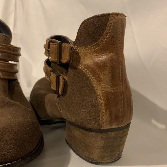 Brown boots - Picture 2 of 4